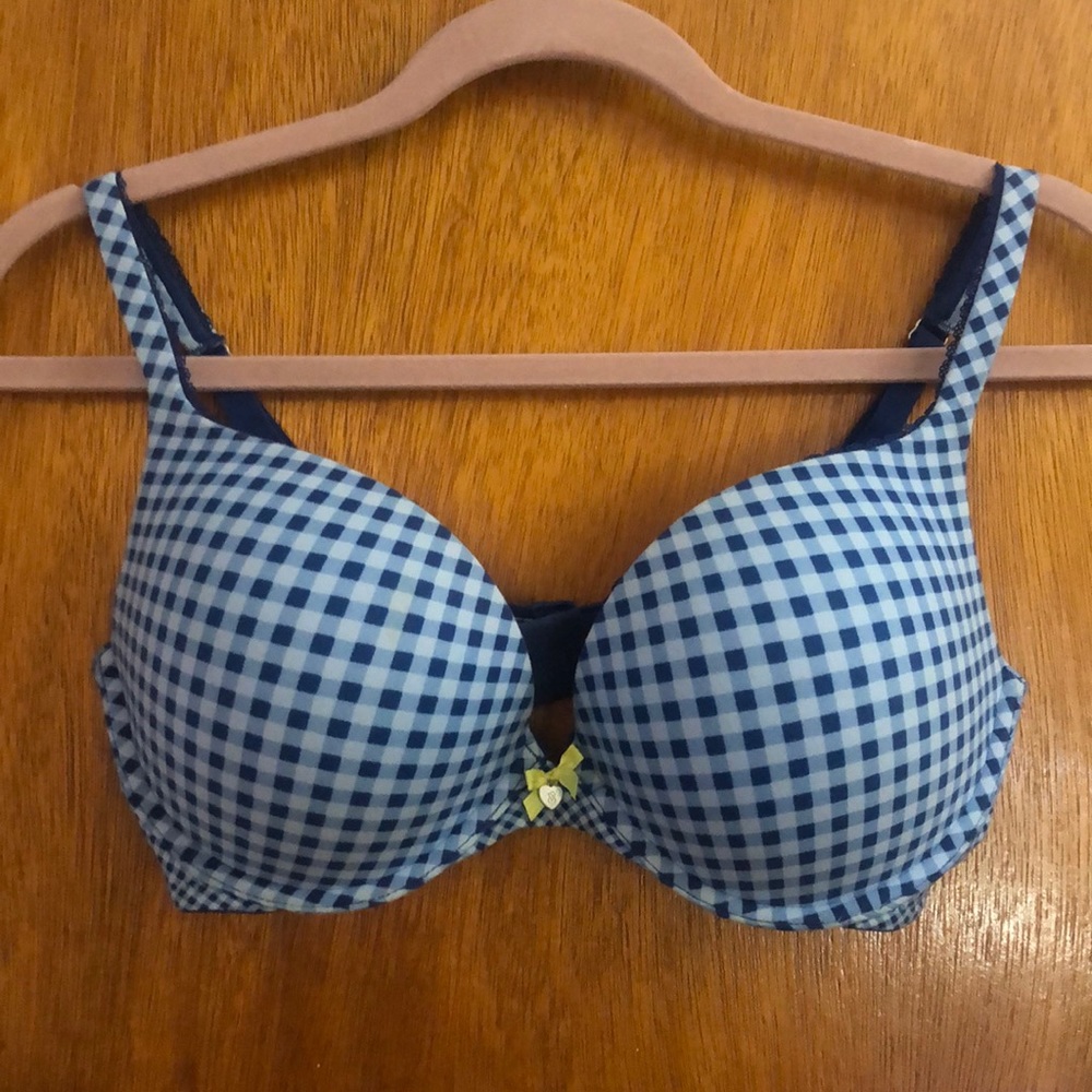 Victoria’s Secret Body by Victoria Push-Up Bra 36D